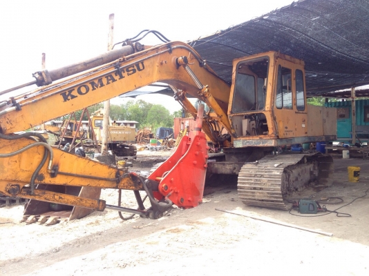 ขายรถแมคโครPC200-2พร้อมหัวเจาะ สภาพพร้อมใช้ สนใจติดต่อ บอย085-156-2314