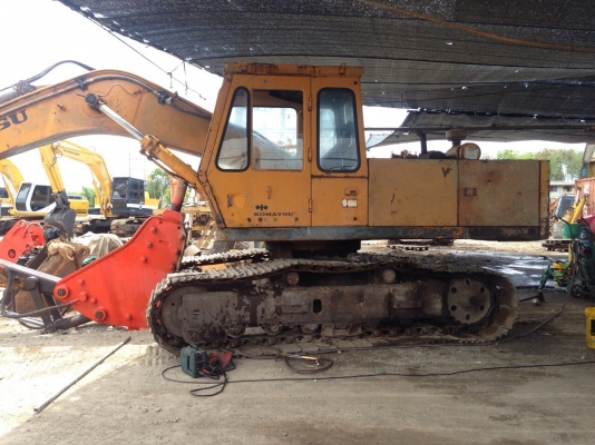 ขายรถแมคโครPC200-2พร้อมหัวเจาะ สภาพพร้อมใช้ สนใจติดต่อ บอย085-156-2314