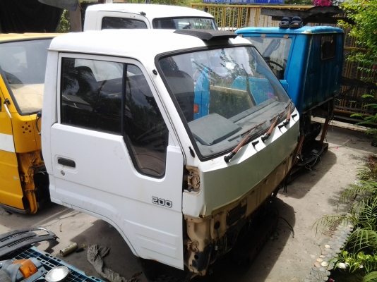 ขายด่วนหัวรถ 6 ล้อ นำเข้าจากเซียงกง ขายโล๊ะล้างสต็อกจำนวนมาก เลิกกิจการ จากหัวละ 70,000 - 100,000 บาท ขายเพียงหัวละ 39,500 บาท เท่านั้น อุปกรณ์ครบ มาก่อนได้เลือกก่อน หากเหมาหมดลดลงได้อีกครับ มีหัวโตโยต้าไดน่าร์ หัวมิตซู หัวฮีโน่ หัวอีซูซุ หัวนิสสัน สอบถาม