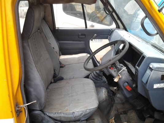 ขายด่วนหัวรถ 6 ล้อ นำเข้าจากเซียงกง ขายโล๊ะล้างสต็อกจำนวนมาก เลิกกิจการ จากหัวละ 70,000 - 100,000 บาท ขายเพียงหัวละ 39,500 บาท เท่านั้น อุปกรณ์ครบ มาก่อนได้เลือกก่อน หากเหมาหมดลดลงได้อีกครับ มีหัวโตโยต้าไดน่าร์ หัวมิตซู หัวฮีโน่ หัวอีซูซุ หัวนิสสัน สอบถาม