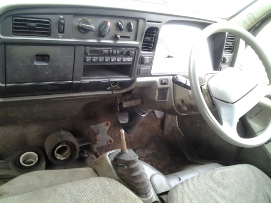 ขายด่วนหัวรถ 6 ล้อ นำเข้าจากเซียงกง ขายโล๊ะล้างสต็อกจำนวนมาก เลิกกิจการ จากหัวละ 70,000 - 100,000 บาท ขายเพียงหัวละ 39,500 บาท เท่านั้น อุปกรณ์ครบ มาก่อนได้เลือกก่อน หากเหมาหมดลดลงได้อีกครับ มีหัวโตโยต้าไดน่าร์ หัวมิตซู หัวฮีโน่ หัวอีซูซุ หัวนิสสัน สอบถาม