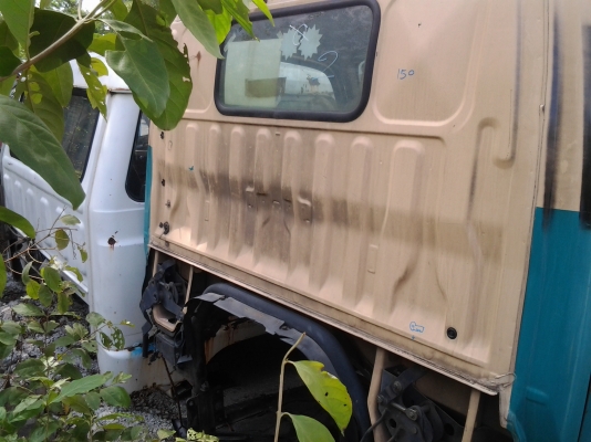 ขายด่วนหัวรถ 6 ล้อ นำเข้าจากเซียงกง ขายโล๊ะล้างสต็อกจำนวนมาก เลิกกิจการ จากหัวละ 70,000 - 100,000 บาท ขายเพียงหัวละ 39,500 บาท เท่านั้น อุปกรณ์ครบ มาก่อนได้เลือกก่อน หากเหมาหมดลดลงได้อีกครับ มีหัวโตโยต้าไดน่าร์ หัวมิตซู หัวฮีโน่ หัวอีซูซุ หัวนิสสัน สอบถาม