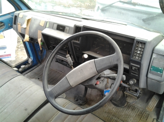 ขายด่วนหัวรถ 6 ล้อ นำเข้าจากเซียงกง ขายโล๊ะล้างสต็อกจำนวนมาก เลิกกิจการ จากหัวละ 70,000 - 100,000 บาท ขายเพียงหัวละ 39,500 บาท เท่านั้น อุปกรณ์ครบ มาก่อนได้เลือกก่อน หากเหมาหมดลดลงได้อีกครับ มีหัวโตโยต้าไดน่าร์ หัวมิตซู หัวฮีโน่ หัวอีซูซุ หัวนิสสัน สอบถาม