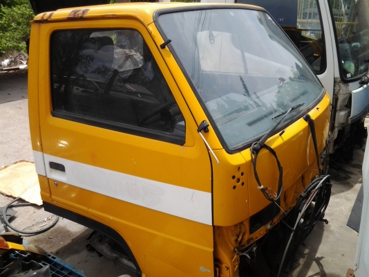 ขายด่วนหัวรถ 6 ล้อ นำเข้าจากเซียงกง ขายโล๊ะล้างสต็อกจำนวนมาก เลิกกิจการ จากหัวละ 70,000 - 100,000 บาท ขายเพียงหัวละ 39,500 บาท เท่านั้น อุปกรณ์ครบ มาก่อนได้เลือกก่อน หากเหมาหมดลดลงได้อีกครับ มีหัวโตโยต้าไดน่าร์ หัวมิตซู หัวฮีโน่ หัวอีซูซุ หัวนิสสัน สอบถาม