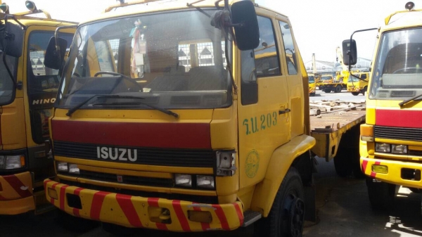 hino ขายไปแล้วครับเหลือrocky 2 คัน,เบอร์ 202,203 ขาย 550,000ครับ รถใช้ในการท่าเรือไม่เคยขับออกถนนเลย สภาพรถค่อนข้างดี รถปี 36-37