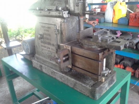 เครื่องไส ขนาดเล็ก หายากมาก รุ่นนี้ สภาพเครื่องจักรพร้อมใช้งาน