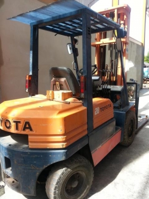 !! ขายรถโฟคลิฟ TOYOTA รุ่น5 เสาสูง 5 เมตร 2.8ตัน สไลด์ได้ เก่าญี่ปุ่น สวยมาก !!