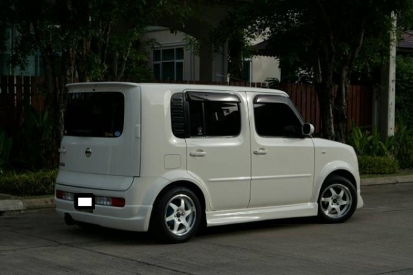 ขายรถ NISSAN CUBE เครื่อง 1500 รถใช้เองค่ะ สภาพสวยมาก ดูแลอย่างดี
