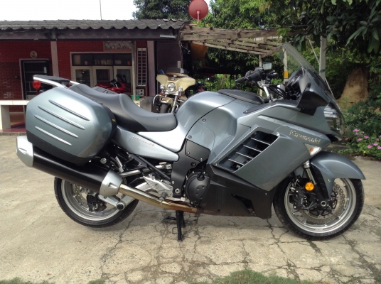 ธารนนทบุรี//ขาย kawasaki gtr1400 ปี2008 สวยๆเดิมๆ ราคา450,000 บาท ส.พ.ม แท้