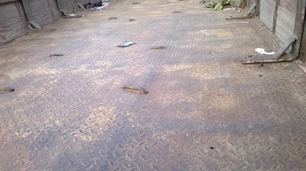 ISUZU NPR เครื่อง4HG1T เครื่อดีมาก คัสซีสวย F หน้า-หลัง แอร์ CD ยาว5เมตรกระบะเหล็กพร้อมคอก พร้อมใช้