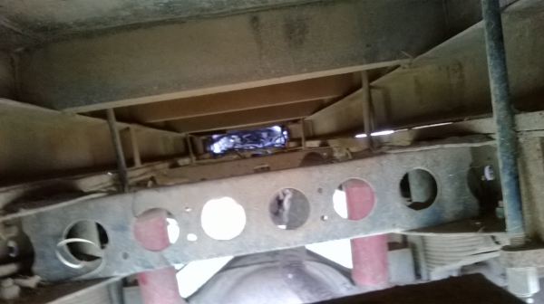 ISUZU NPR เครื่อง4HG1T เครื่อดีมาก คัสซีสวย F หน้า-หลัง แอร์ CD ยาว5เมตรกระบะเหล็กพร้อมคอก พร้อมใช้