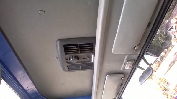 ISUZU NPR เครื่อง4HG1T เครื่อดีมาก คัสซีสวย F หน้า-หลัง แอร์ CD ยาว5เมตรกระบะเหล็กพร้อมคอก พร้อมใช้