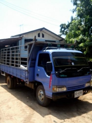 ISUZU NPR เครื่อง4HG1T เครื่อดีมาก คัสซีสวย F หน้า-หลัง แอร์ CD ยาว5เมตรกระบะเหล็กพร้อมคอก พร้อมใช้