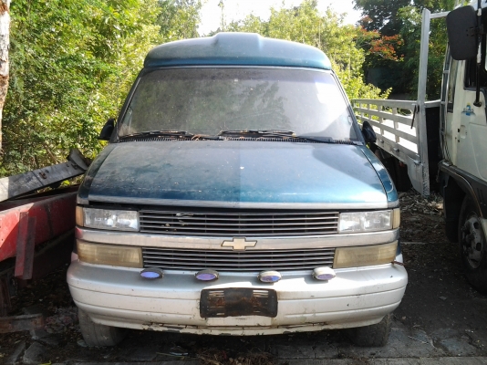 ขายรถตู้เชฟโลเลต 4x4ไม่มีเครื่อง-ทะเบียน เอาไปทำอะไหล่ หรือร้านขายของ ตู้นอน ก็หรูครับ ช่วงล่างเป็น 4x4 ขาย 45,000 บาท