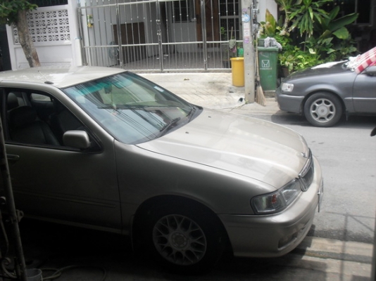 ถูกๆ Nissan sunny super saloon1.6 ออโต้ LPG เบรกABSดิส4ล้อ