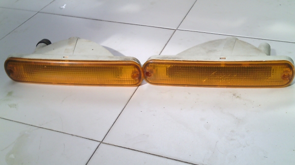 ขายไฟเลี้ยวกันชนหน้า A 31 แท้  มือสอง มี 1 คู่