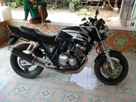 CB400