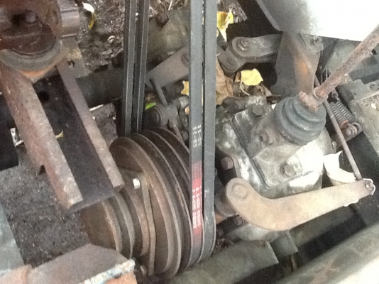 รถบรรทุกล้อยางตีนตะขาบyanmar11แรง