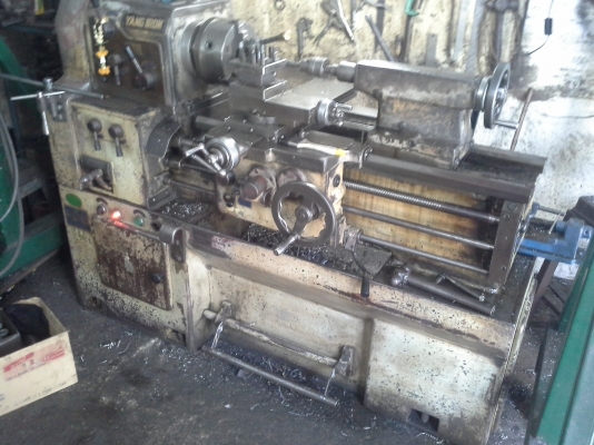 เครื่องกลึง YAM ขนาด 4 ฟุต เกียร์บล็อค 3 เพลา พร้อมมีเบรค เครื่องจักรพร้อมใช้งาน เครื่องสภาพเดิมๆครับ แน่นปกติใช้งานทุกวัน