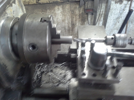 เครื่องกลึง YAM ขนาด 4 ฟุต เกียร์บล็อค 3 เพลา พร้อมมีเบรค เครื่องจักรพร้อมใช้งาน เครื่องสภาพเดิมๆครับ แน่นปกติใช้งานทุกวัน