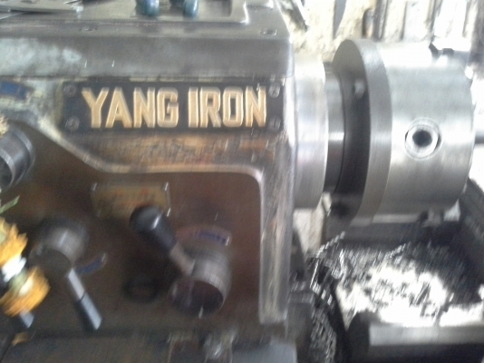 เครื่องกลึง YAM ขนาด 4 ฟุต เกียร์บล็อค 3 เพลา พร้อมมีเบรค เครื่องจักรพร้อมใช้งาน เครื่องสภาพเดิมๆครับ แน่นปกติใช้งานทุกวัน