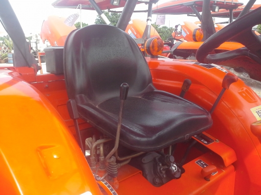 รถแทรคเตอร์ 36 แรงม้าจำนวนชั่วโมงน้อย+ปรับสภาพพร้อมใช้งาน รถแทรคเตอร์ 36 แรงม้าจำนวนชั่วโมงน้อย+ปรับสภาพพร้อมใช้งาน