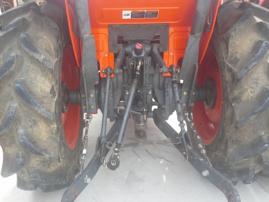 รถแทรคเตอร์ 36 แรงม้าจำนวนชั่วโมงน้อย+ปรับสภาพพร้อมใช้งาน รถแทรคเตอร์ 36 แรงม้าจำนวนชั่วโมงน้อย+ปรับสภาพพร้อมใช้งาน