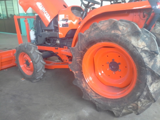 รถแทรคเตอร์ 36 แรงม้ารับประกัน 9เดือนหรือ 500 ชั่วโมง รถแทรคเตอร์ 36 แรงม้ารับประกัน 9เดือนหรือ 500 ชั่วโมง