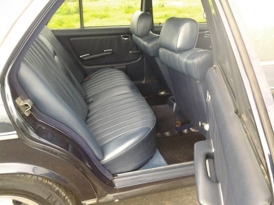 benz300d ดีเซล พร้อมใช้ทะเบียนสวย ต่อลองได้