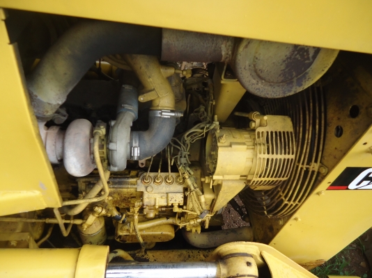 ขายด่วนรถแทรกเตอร์ตีนตะขาบCATD4Hเก่านอกใช้งานแค่1ปี