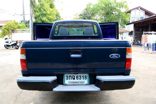 ขาย ford ตัวtop เกียร์ออโต้ วิ่งน้อย ไม่เคยชน