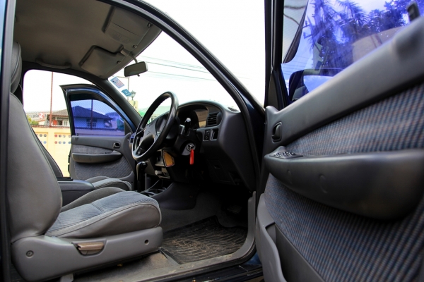 ขาย ford ตัวtop เกียร์ออโต้ วิ่งน้อย ไม่เคยชน