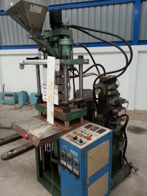 ขายเครื่องฉีดพลาสติกแบบตั้งขนาด 30 ตัน 15 ตันมีจำนวน 4 ตัวขายตัวละ 35,000 บาท ขายเครื่องฉีดพลาสติกแบบตั้งขนาด 30 ตัน 15 ตันมีจำนวน 4 ตัวขายตัวละ 35,000 บาท