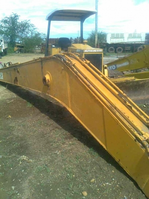 บูมยาว 16เมตร ถอดจากKOMATSU 200-5 พร้อมปุ๋งกี๋