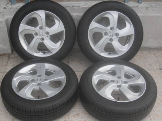 ขายล้อแม็ก new city 15"x5.5" et45 4รู100 ยาง michelin energy xm1 175/65r15 ยางผลิตสัปดาห์ที่ 36 ปี13 ริ้วที่หน้ายางมี 2 เส้น ขายทั้งชุด 12,900 บาทครับ สนใจติดต่อเล็กคลองสามครับ (081-3747940)