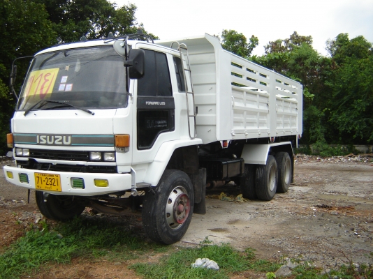 ขายรถสิบล้อ ISUZU  210 แรงม้า( ราคาต่อรองได้อีก) กระบะดั้มต่อใหม่ป้ายแดงทั้งลูกสวยกิ๊ก ราคา 1050000 บาท โทร 0892406621