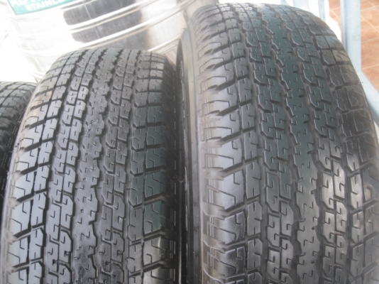 ขายล้อแม็ก D-max 17"x7" et33 6รู139.7 พร้อมยาง Bridgestone dueler h/t840 255/65r17 ปี13 ตุ่มที่หน้ายางมี 2 เส้นครับ ขายทั้งชุด 17,900 บาทครับ สนใจติดต่อเล็กคลองสามครับ 081-3747940