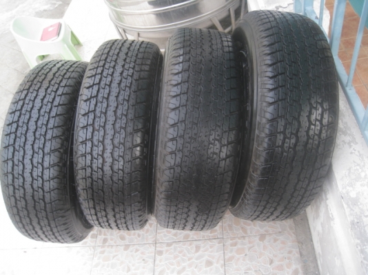 ขายล้อแม็ก D-max 17"x7" et33 6รู139.7 พร้อมยาง Bridgestone dueler h/t840 255/65r17 ปี13 ตุ่มที่หน้ายางมี 2 เส้นครับ ขายทั้งชุด 17,900 บาทครับ สนใจติดต่อเล็กคลองสามครับ 081-3747940