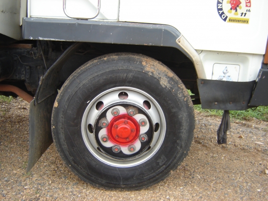 ขายรถสิบล้อไอ้หลง 195 แรง พื้นเรียบสวยสุด ราคา 750000 บาทเท่านั้น ยางสวย 10 เส้นวิ่งทำงานได้เลยไม่มีที่ติ โทร 0854498221 โทร0892406621