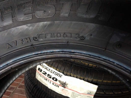 ขายยางใหม่ขอบ13 บริสโตน 175/70R13 ขายยางใหม่ขอบ13 บริสโตน 175/70R13