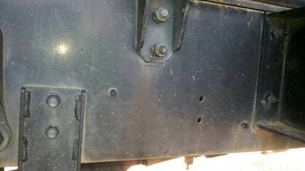 รถอีซูซุ 6 ล้อดั้ม 240 แรงม้า. ปี 53  ( รถวิ่ง 1xx,xxx กม. )  สนใจติดต่อ 081 - 6079515