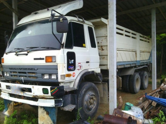 รถนิตสัน 10 ล้อดั้ม CWM430 / 230 แรงม้า. ปี 46  สนใจติดต่อ  081 - 6079515
