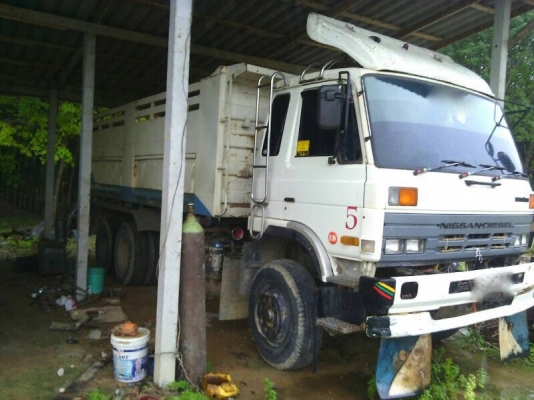 รถนิตสัน 10 ล้อดั้ม CWM430 / 230 แรงม้า. ปี 46 สนใจติดต่อ 081 - 6079515 รถนิตสัน 10 ล้อดั้ม CWM430 / 230 แรงม้า. ปี 46 สนใจติดต่อ 081 - 6079515