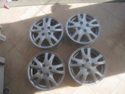 ขายล้อแม็กป้ายแดง brio 14"x5" et50 4h100 สีเดิม สภาพใหม่ทุกวงครับ ขายทั้งชุด 2,900 บาทครับ สนใจติดต่อเล็กคลองสามครับ (081-3747940)