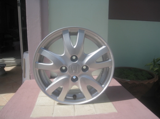 ขายล้อแม็กป้ายแดง brio 14"x5" et50 4h100 สีเดิม สภาพใหม่ทุกวงครับ ขายทั้งชุด 2,900 บาทครับ สนใจติดต่อเล็กคลองสามครับ (081-3747940)