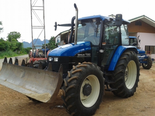 ขอบคุณ คุณธนกฤตมากครับ ขายแล้วรถไถฟอร์ด TS90 NEW HOLLAND คานนิวส์มีดิ๊ฟล็อค เครื่องดี เกียร์24X24 ท้ายธรรมดา พร้อมดันหน้า8ฟุต+หางไถ3จาน
