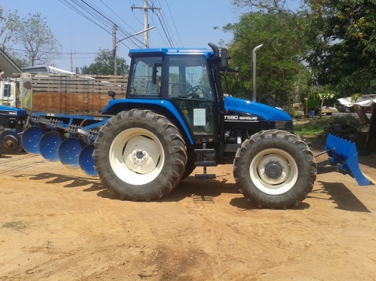 ขอบคุณ คุณธนกฤตมากครับ ขายแล้วรถไถฟอร์ด TS90 NEW HOLLAND คานนิวส์มีดิ๊ฟล็อค เครื่องดี เกียร์24X24 ท้ายธรรมดา พร้อมดันหน้า8ฟุต+หางไถ3จาน