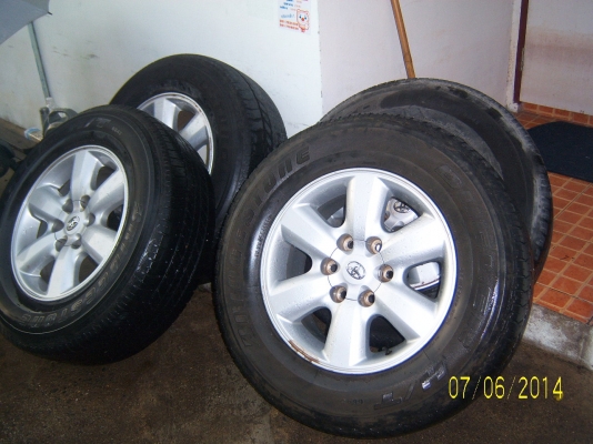 แม็กโตโยต้าขอบ 17 พร้อมยาง 265 65 17 1ชุด