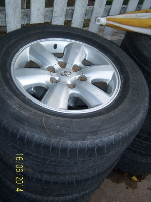 แม็กโตโยต้าขอบ 17 พร้อมยาง 265 65 17 1ชุด