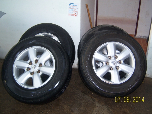 แม็กโตโยต้าขอบ 17 พร้อมยาง 265 65 17 1ชุด